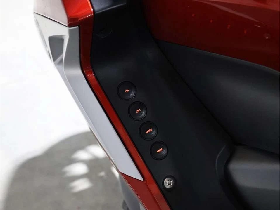2017 BMW K1600 - Image 15 of 17