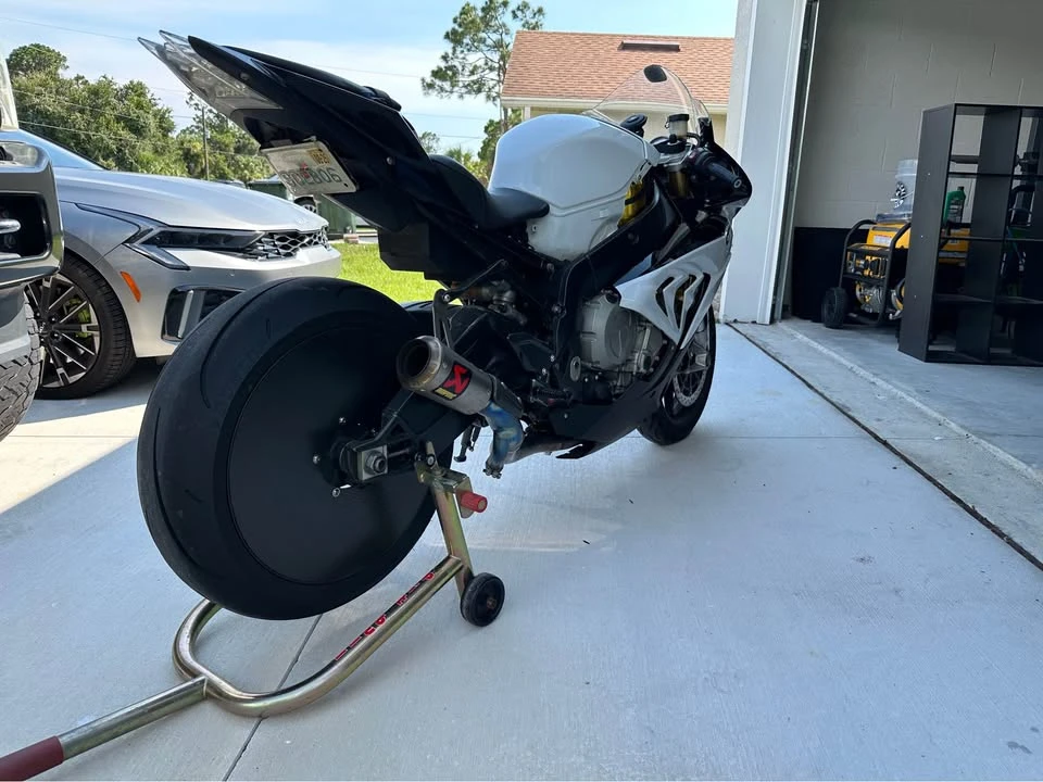 2017 BMW S1000 - Image 2 of 8