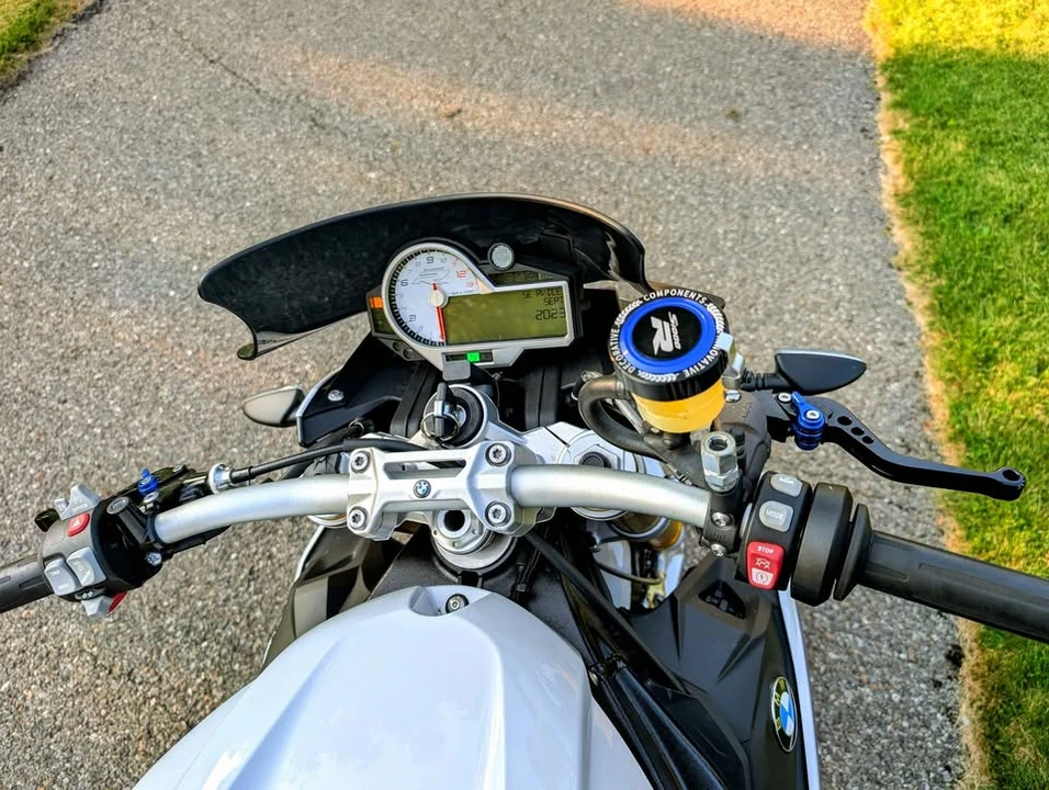 2017 BMW S1000 - Image 9 of 11