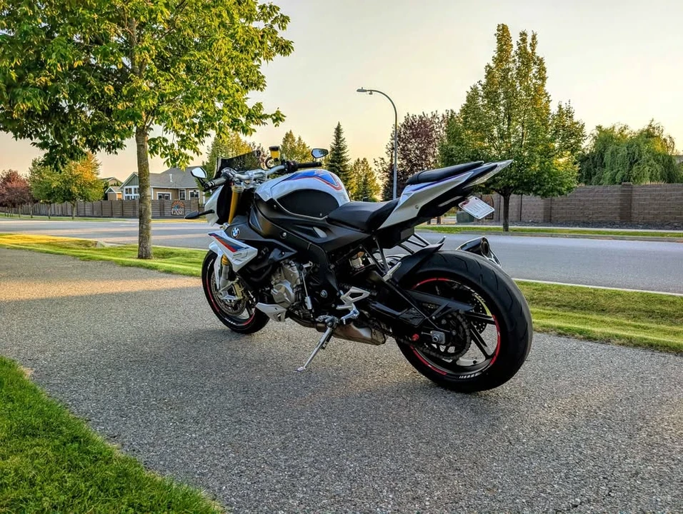 2017 BMW S1000 - Image 10 of 11