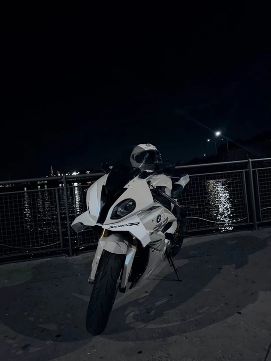 2017 BMW S1000 - Image 4 of 4