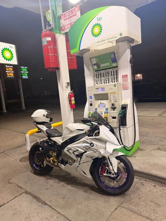 2017 BMW S1000 - Image 2 of 4