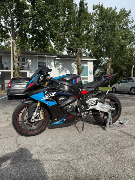 2017 BMW S1000 - Image 2 of 11