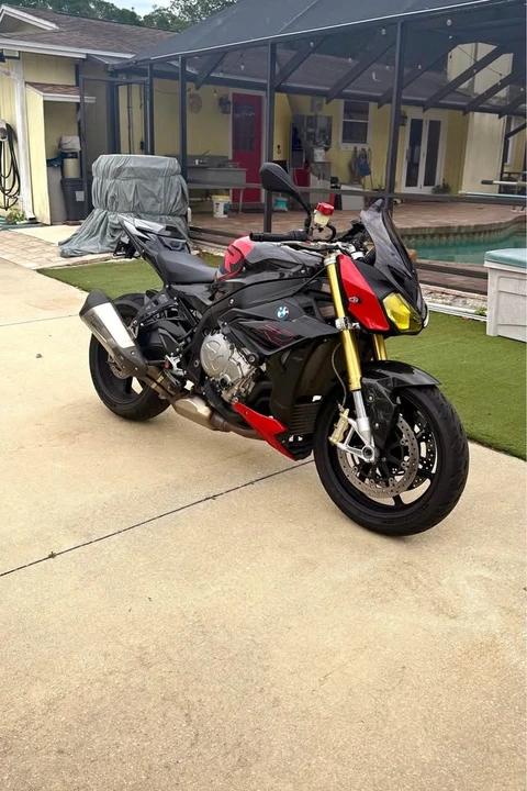 2017 BMW S1000 - Image 2 of 8
