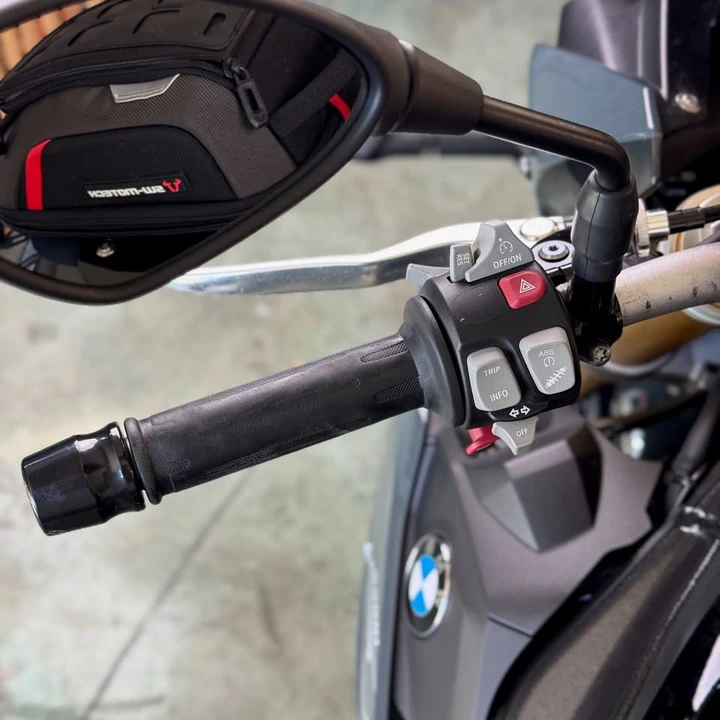 2017 BMW S1000 - Image 13 of 20