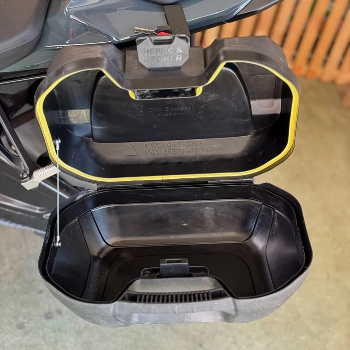 2017 BMW S1000 - Image 16 of 20