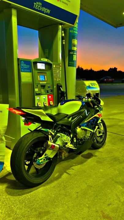 2017 BMW S1000 - Image 2 of 4