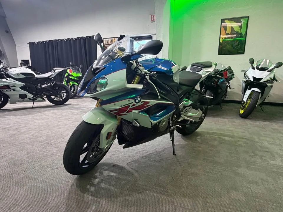 2017 BMW S1000 - Image 4 of 4