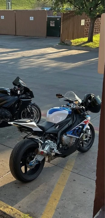 2017 BMW S1000 - Image 3 of 4