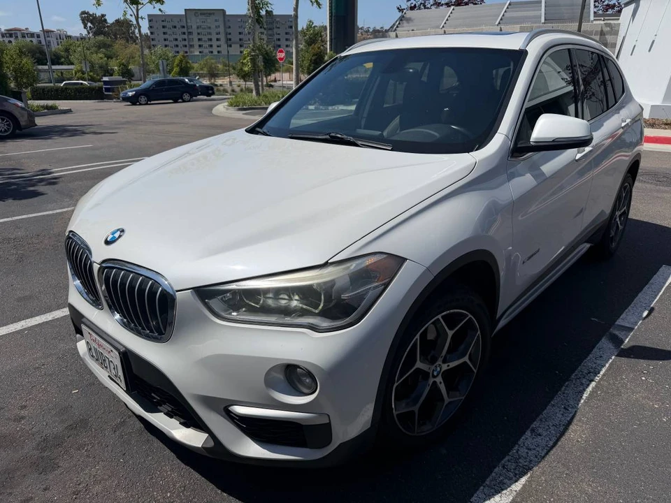 2017 BMW X1 - Image 2 of 10