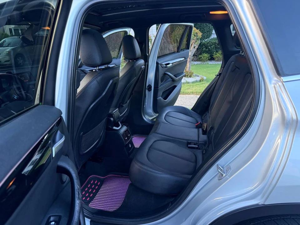 2017 BMW X1 - Image 11 of 16