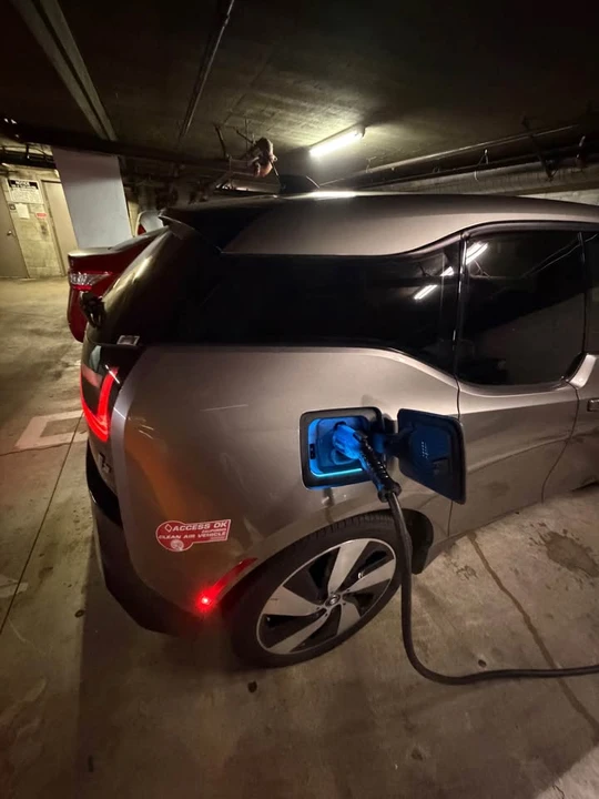 2017 BMW i3 - Image 9 of 20