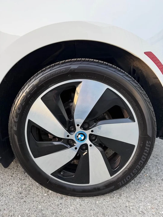 2017 BMW i3 - Image 9 of 19
