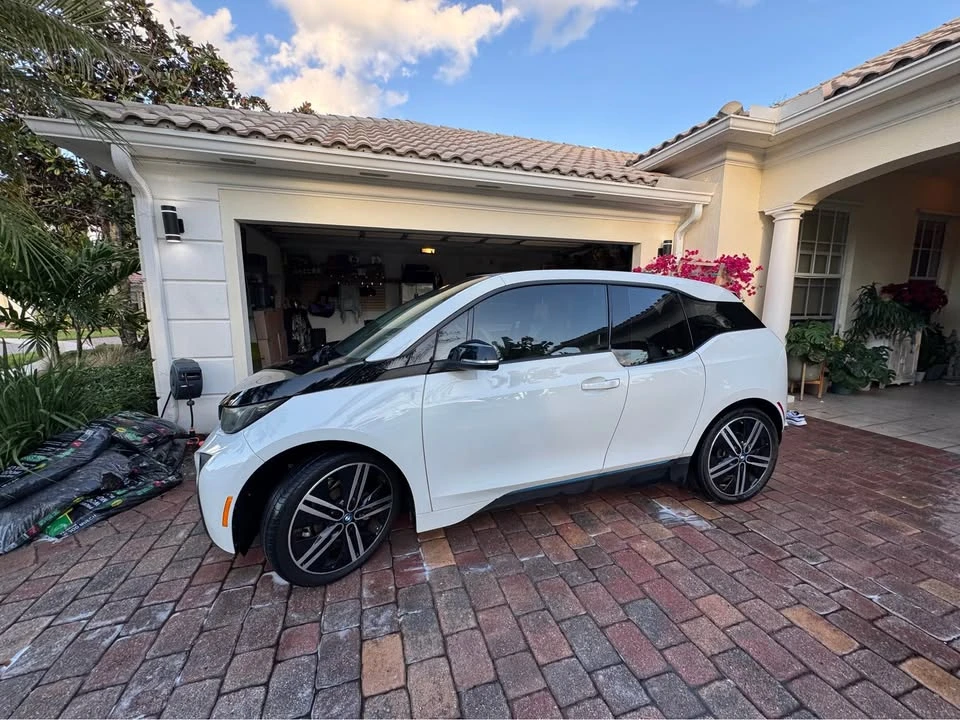 2017 BMW i3 - Image 2 of 13