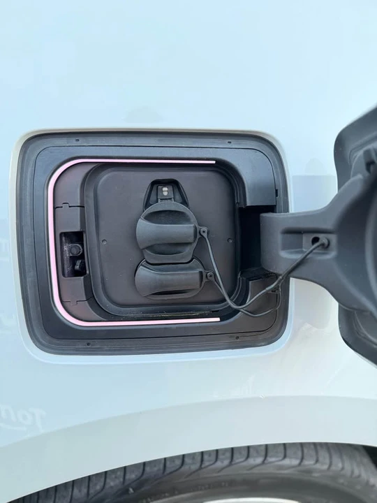 2017 BMW i3 - Image 11 of 19