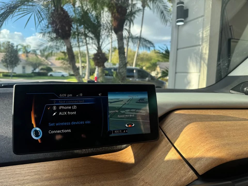 2017 BMW i3 - Image 10 of 13