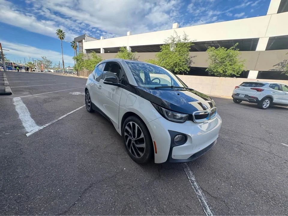 2017 BMW i3 - Image 11 of 20