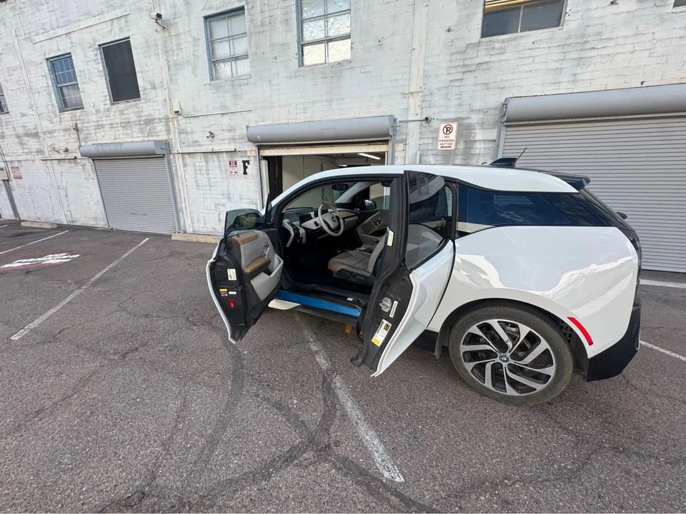 2017 BMW i3 - Image 16 of 20