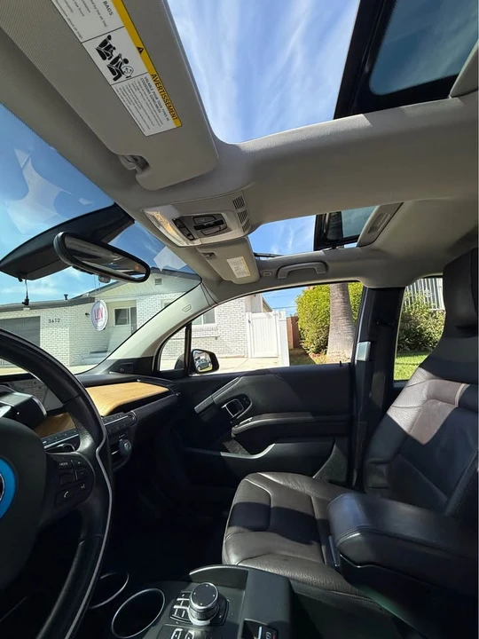 2017 BMW i3 - Image 8 of 9