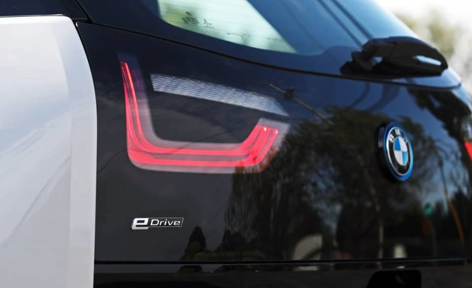 2017 BMW i3 - Image 10 of 11