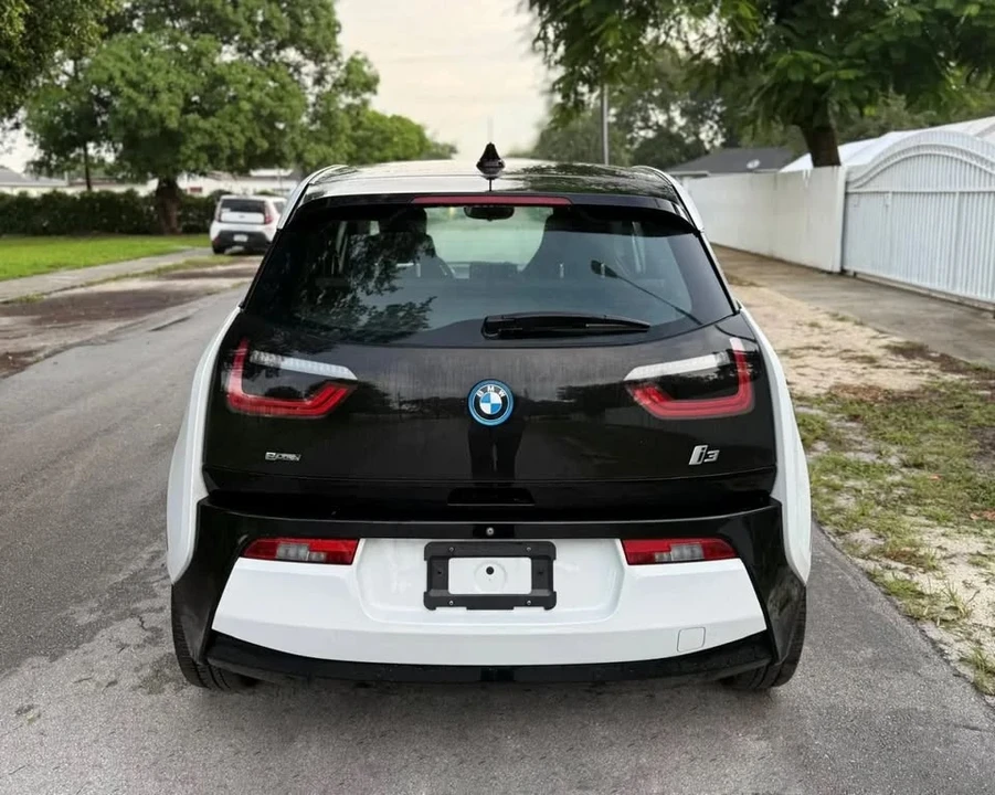 2017 BMW i3 - Image 12 of 16