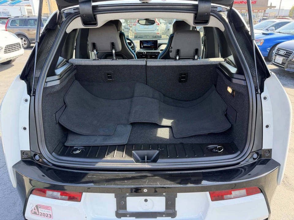 2017 BMW i3 - Image 14 of 17