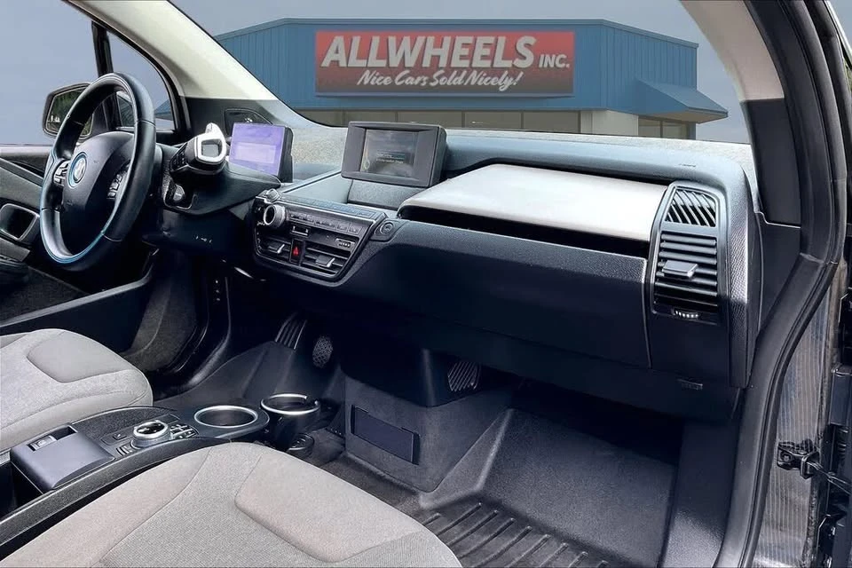 2017 BMW i3 - Image 16 of 20