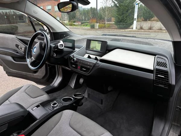 2017 BMW i3 - Image 11 of 21