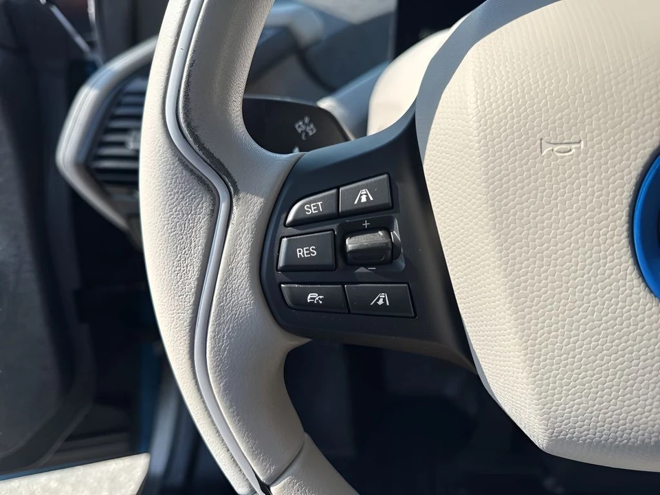 2017 BMW i3 - Image 14 of 21