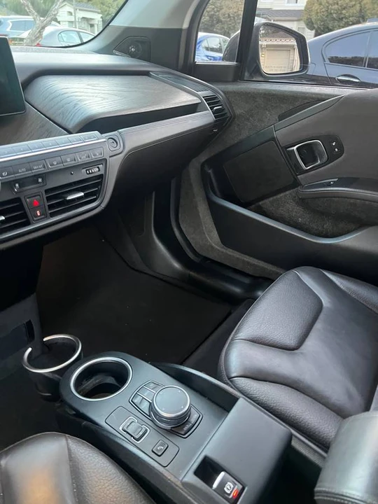 2017 BMW i3 - Image 9 of 15