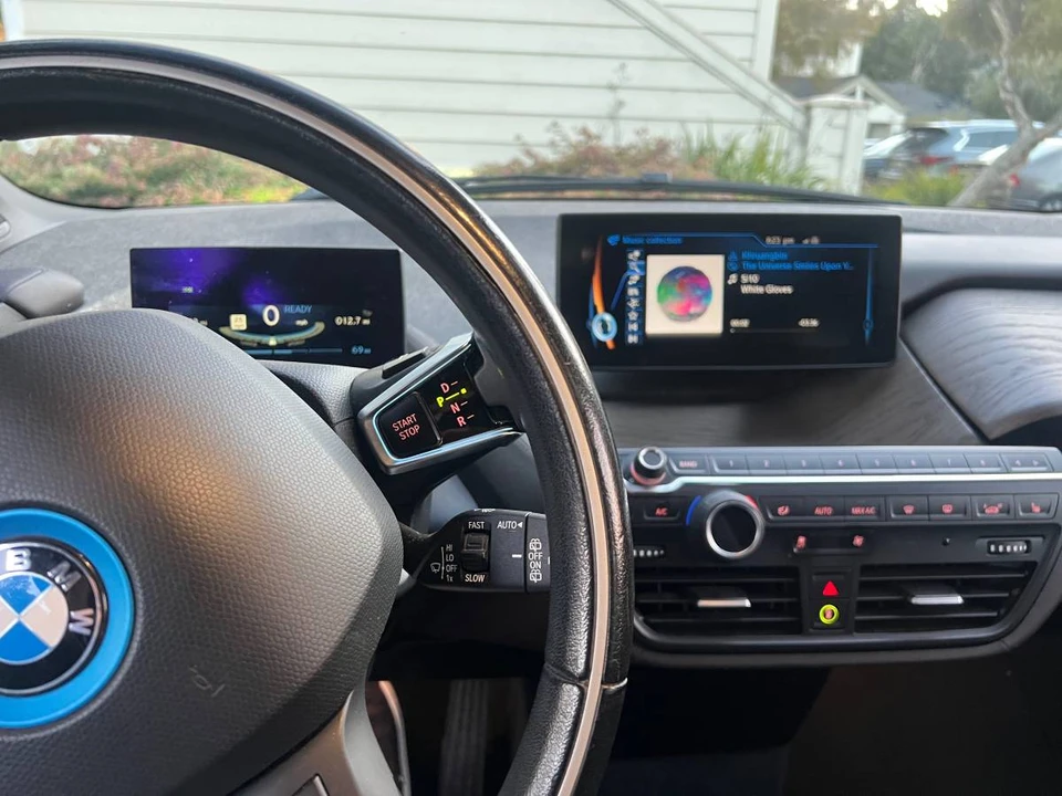 2017 BMW i3 - Image 11 of 15