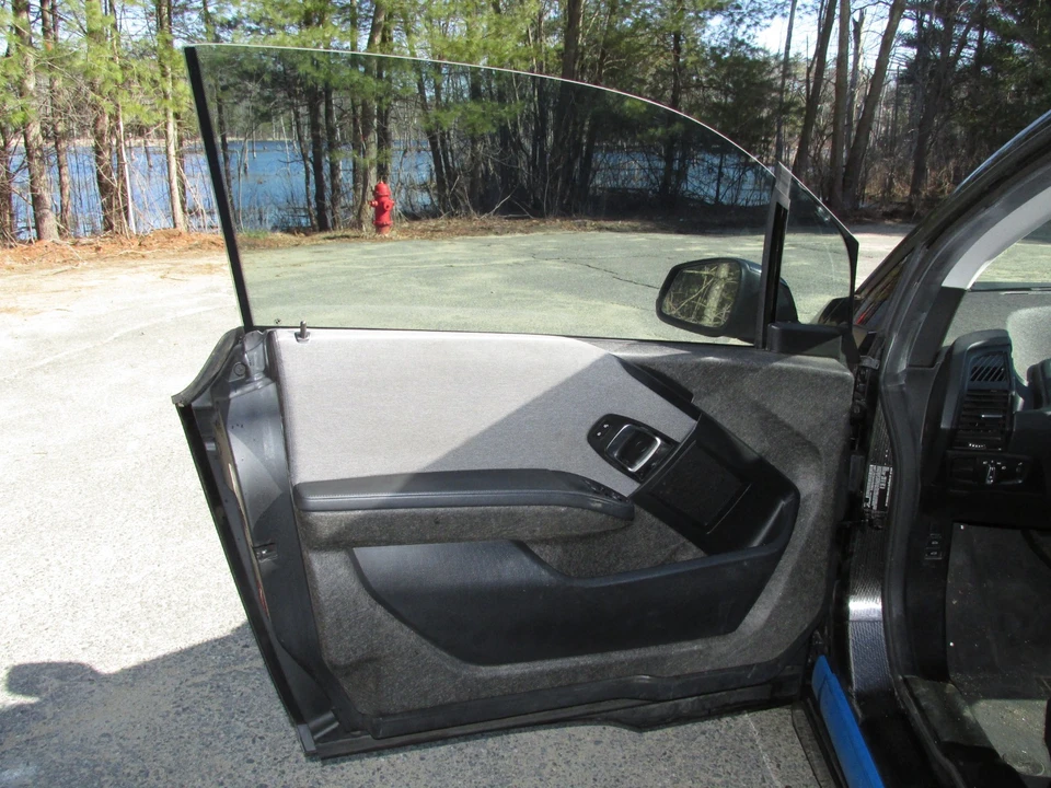 2017 BMW i3 - Image 9 of 20