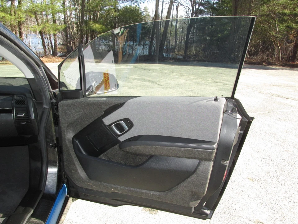 2017 BMW i3 - Image 11 of 20