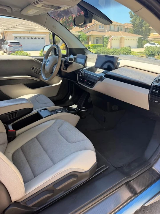 2017 BMW i3 - Image 7 of 10
