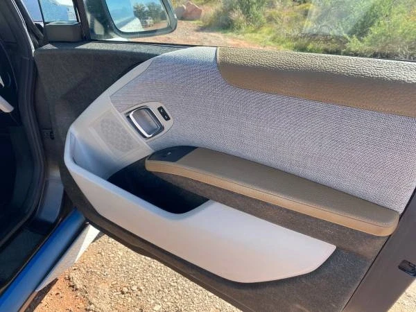 2017 BMW i3 - Image 16 of 21