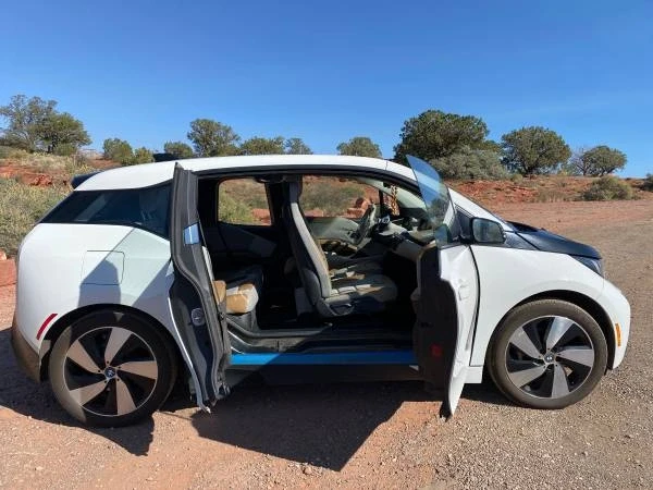 2017 BMW i3 - Image 12 of 21