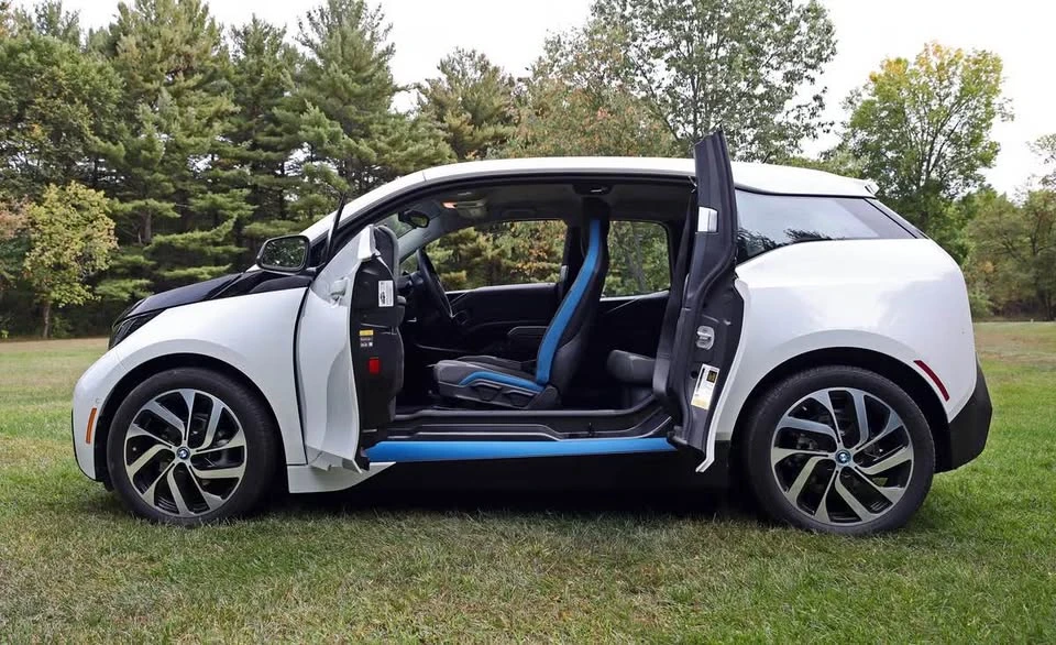 2017 BMW i3 - Image 17 of 19