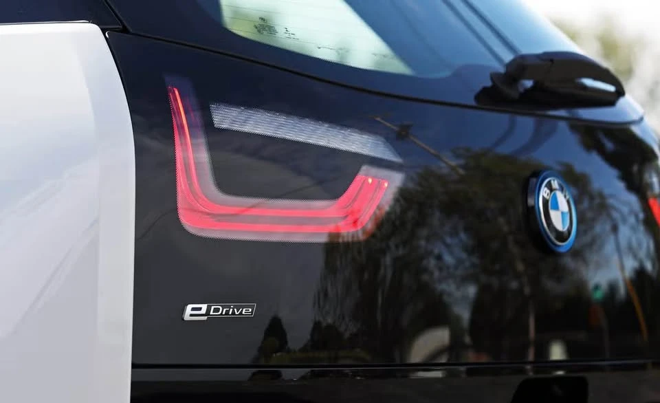 2017 BMW i3 - Image 14 of 19