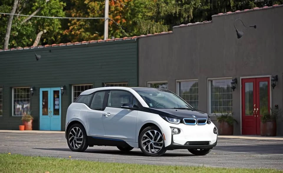 2017 BMW i3 - Image 11 of 19