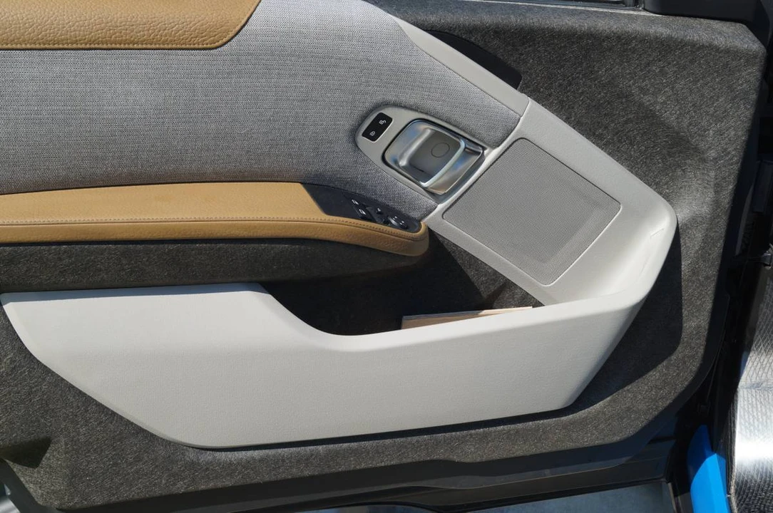 2017 BMW i3 - Image 18 of 21
