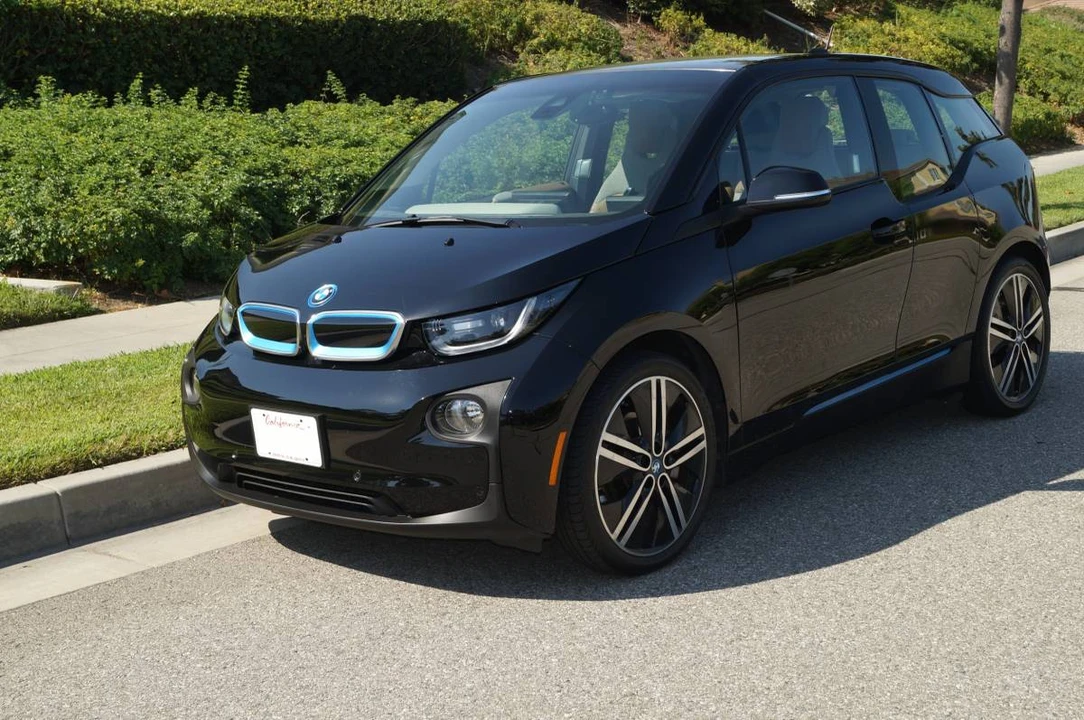 2017 BMW i3 - Image 2 of 21