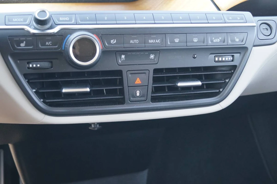 2017 BMW i3 - Image 17 of 21
