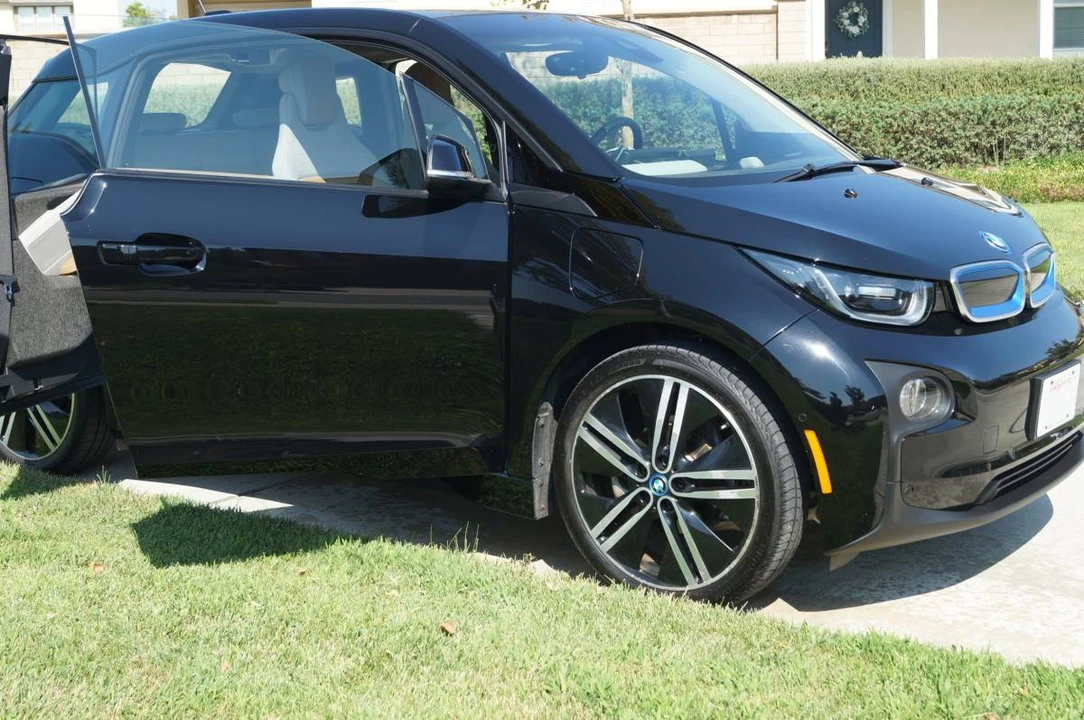 2017 BMW i3 - Image 8 of 21