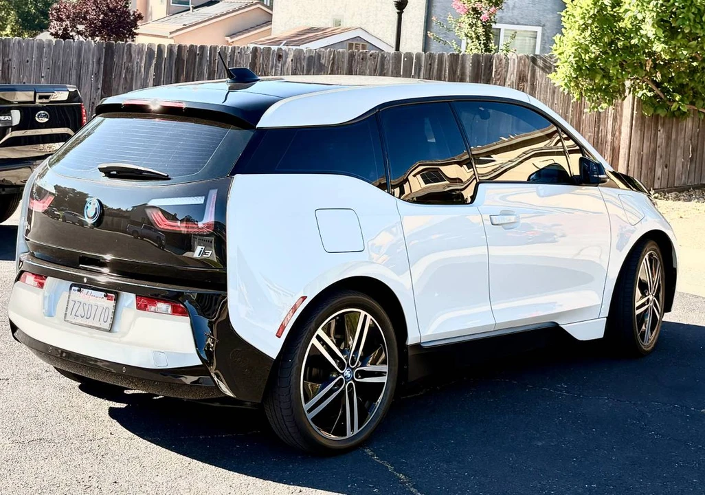 2017 BMW i3 - Image 2 of 10