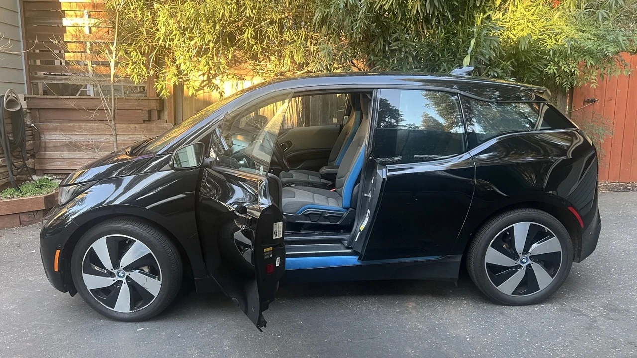 2017 BMW i3 - Image 5 of 13