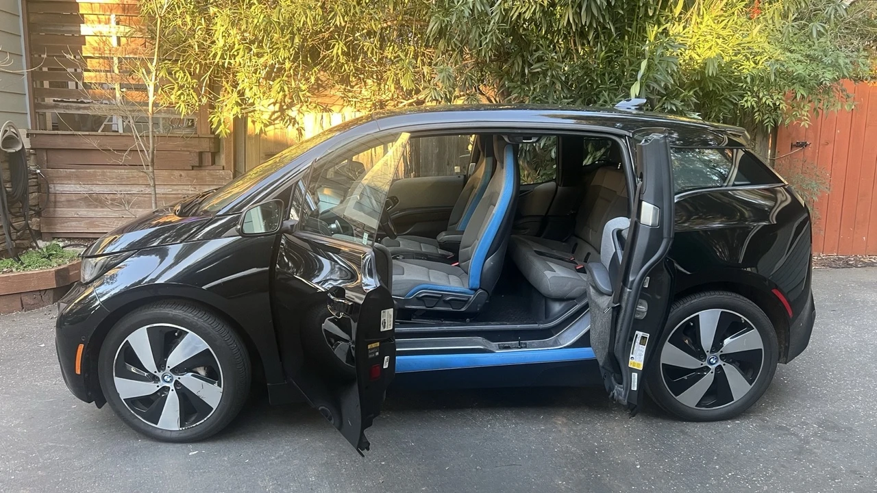 2017 BMW i3 - Image 6 of 13