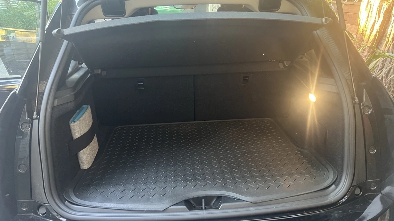 2017 BMW i3 - Image 12 of 13