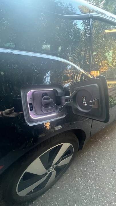 2017 BMW i3 - Image 9 of 13