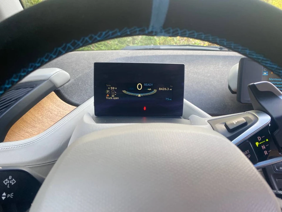 2017 BMW i3 - Image 11 of 23