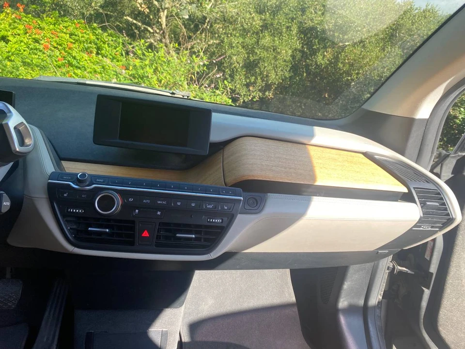 2017 BMW i3 - Image 13 of 23